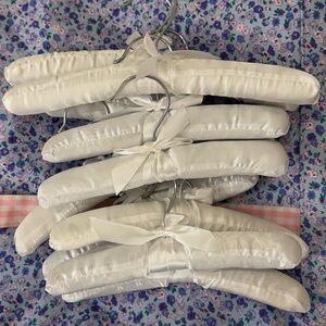 Set of 10 silk hangers